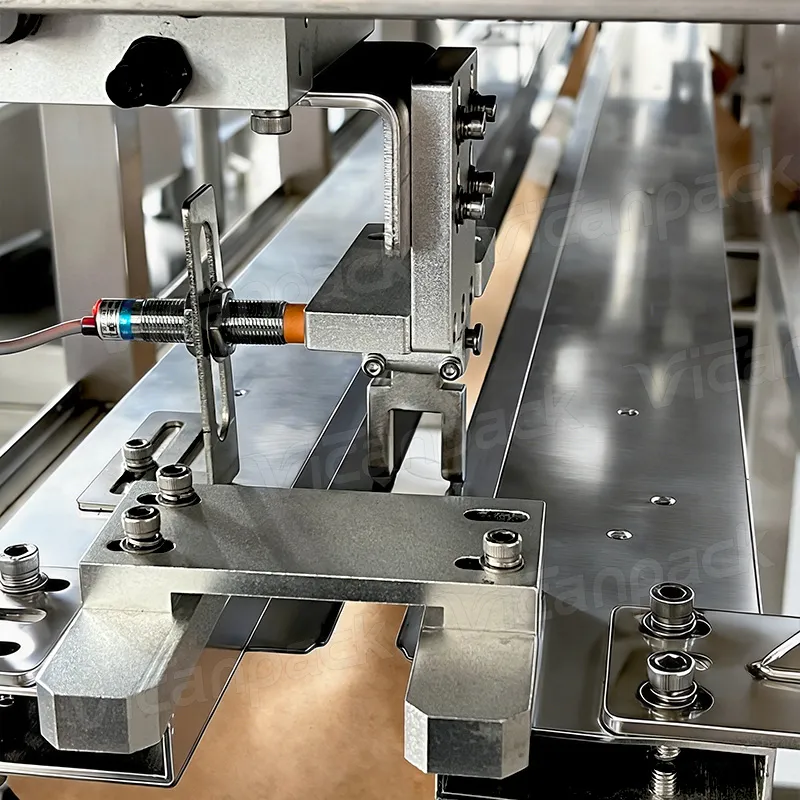Full-automatic 6-head Stand-up Pouch Filling & Capping Integrated Machine